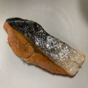 鮭の切り身のシンプルなソテー
